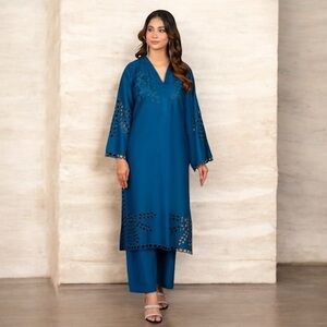 Elegant Blue Embroidered Kurta Set 2Pc